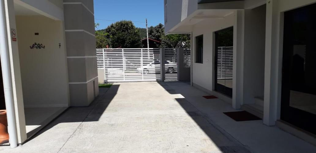 Residencial Franca Garopaba Lägenhet Exteriör bild